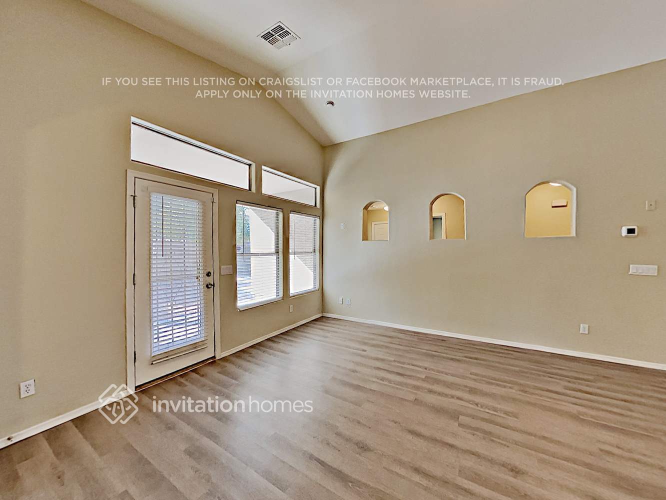 Building Photo - 11577 W Yuma St