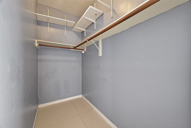 Building Photo - 4218 Meadowchase Ln