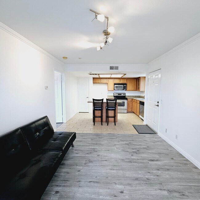 Living room - 3448 Hathaway Ave