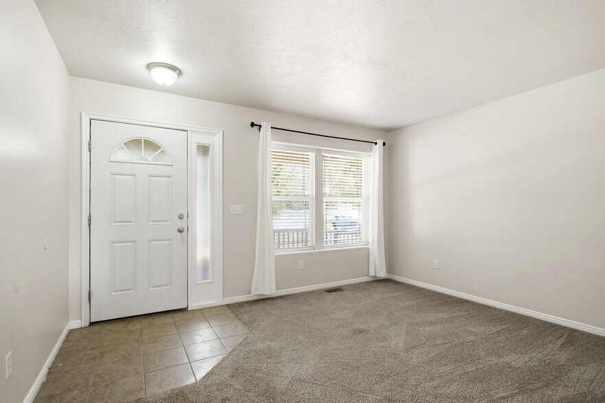 Building Photo - 7202 N Ute Dr