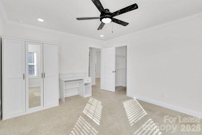 Building Photo - 11715 Clems Branch Dr