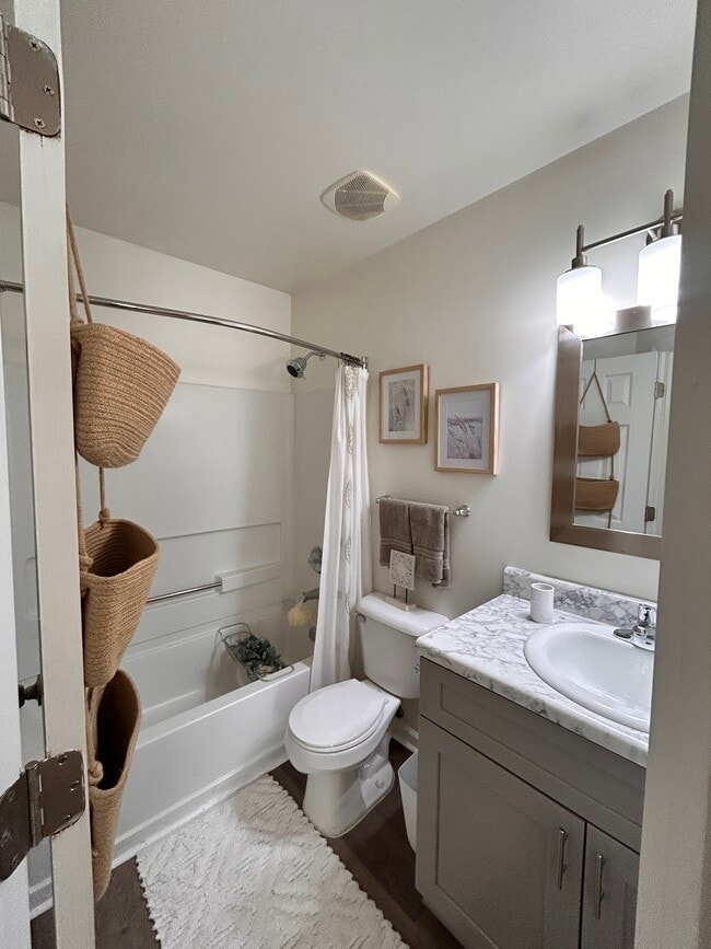 Building Photo - 1107 Fords Pointe Cir