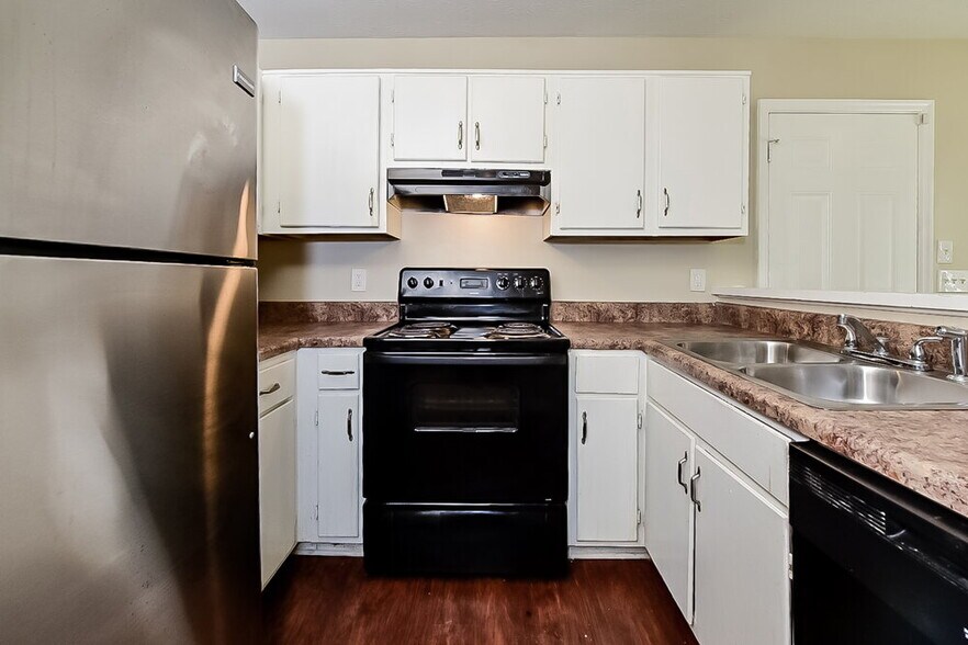 Building Photo - 3122 Chippewa Dr