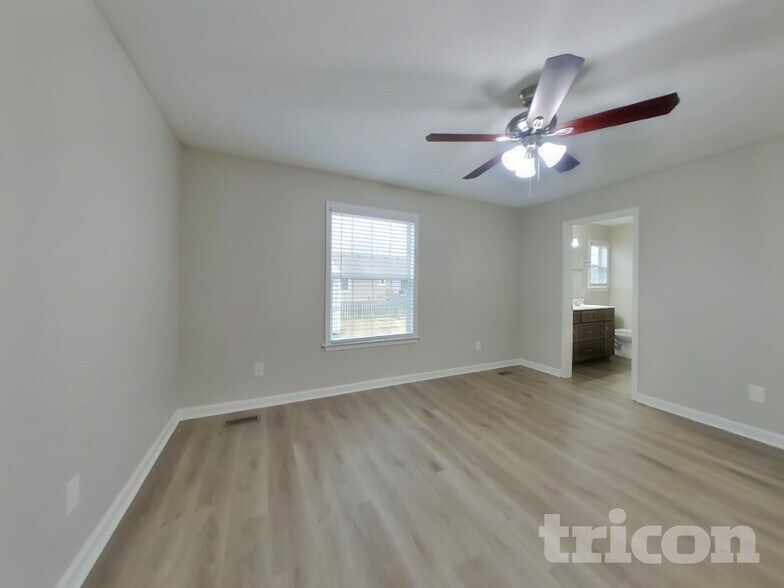 Building Photo - 1820 Elizabeth Ln