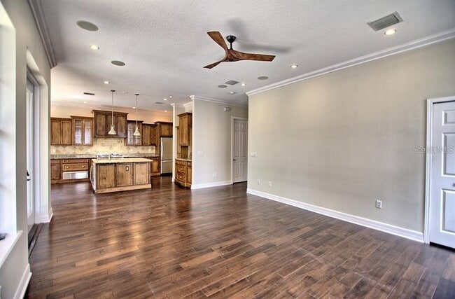 Building Photo - 5908 S Switzer Ave