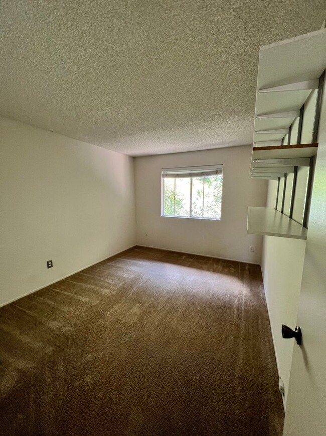 Building Photo - 2 Bed/2.5 Bath Condo at College Park Townh...