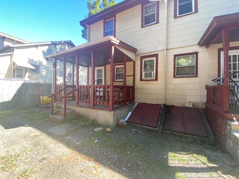 Building Photo - 273 S Main St