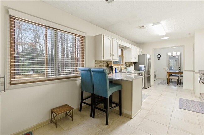 Building Photo - 2025 Kristian Way