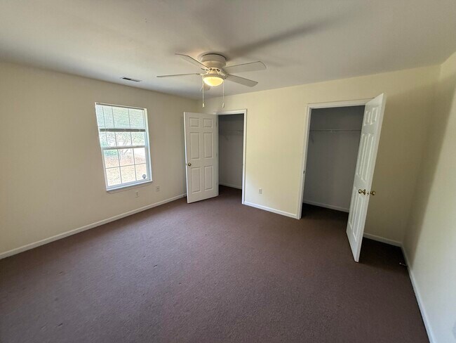 Building Photo - 1326 N Frideriki Dr