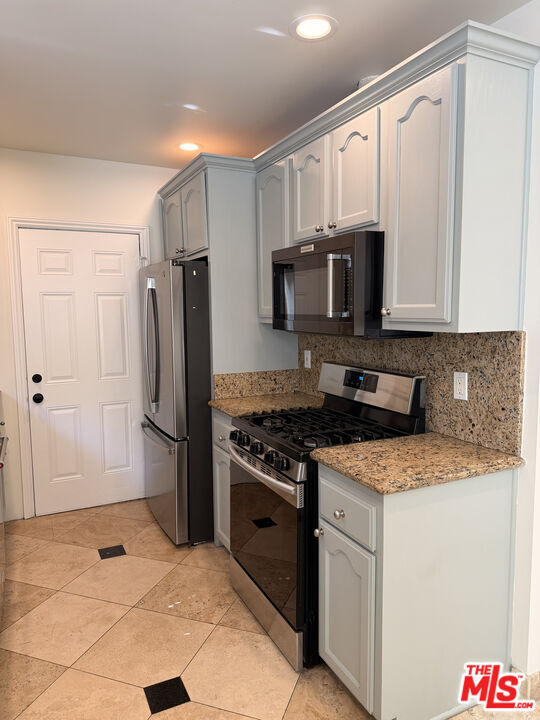 Building Photo - 153 N Hamilton Dr