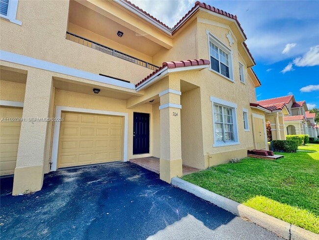 Building Photo - 704 Belmont Ln