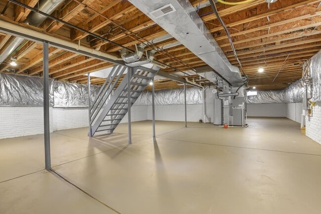 Building Photo - 3825 Delwood Dr