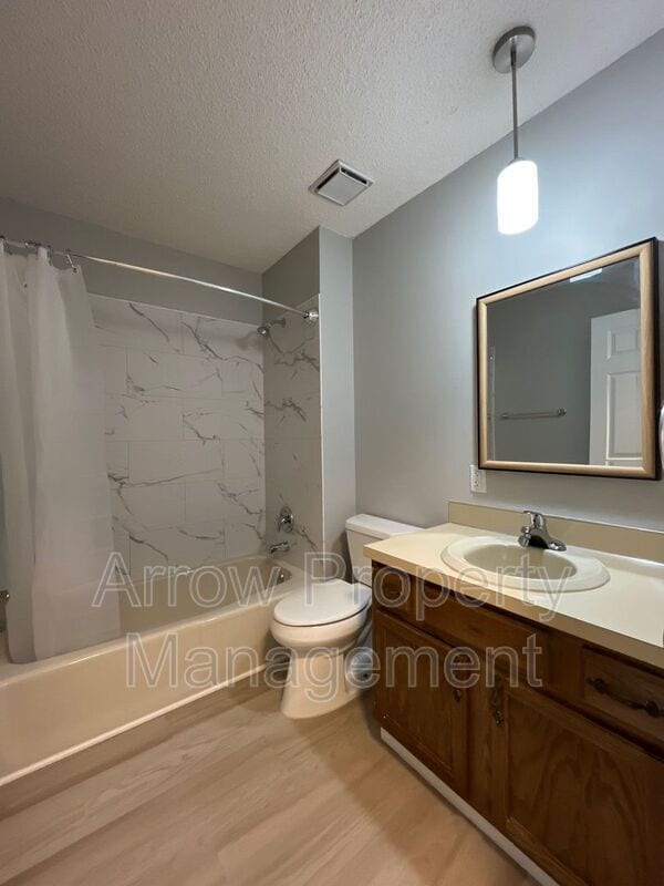 Building Photo - 3600 Briarwood Ave