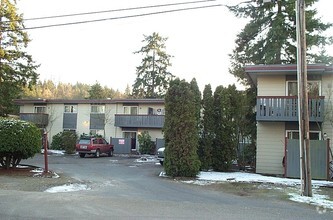 Building Photo - Interlakken Apartments - Bothell - Renovat...