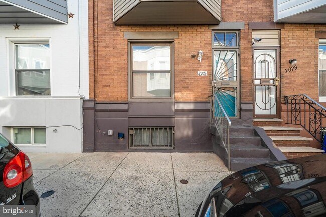 Building Photo - 2021 S Garnet St