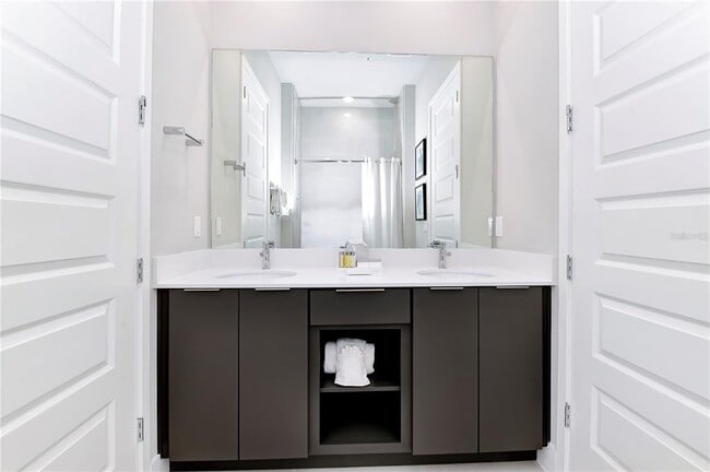 Building Photo - 7740 Sandy Ridge Dr