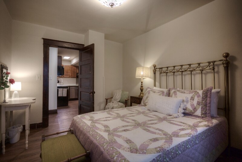 Building Photo - 500 N Lake St