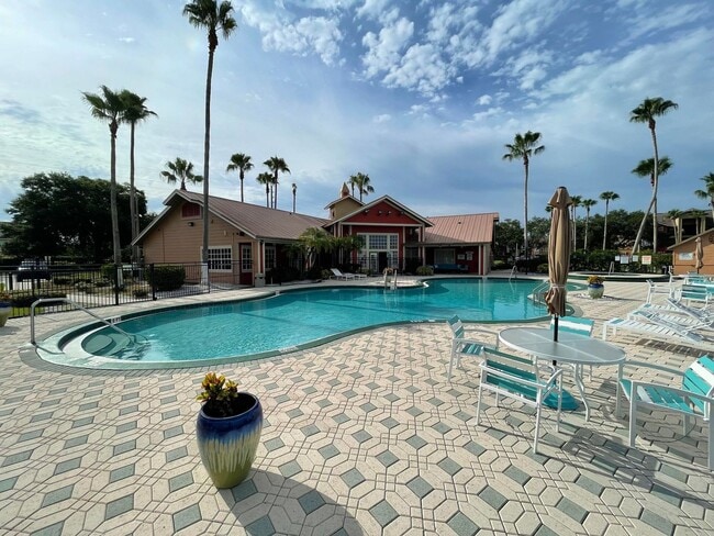 Building Photo - AVAILABLE ON JULY 1ST. BEAUTIFUL 1/1 CONDO...