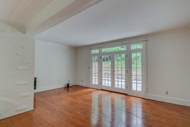 Building Photo - Executive 3/3 House in College Heights- $2,795