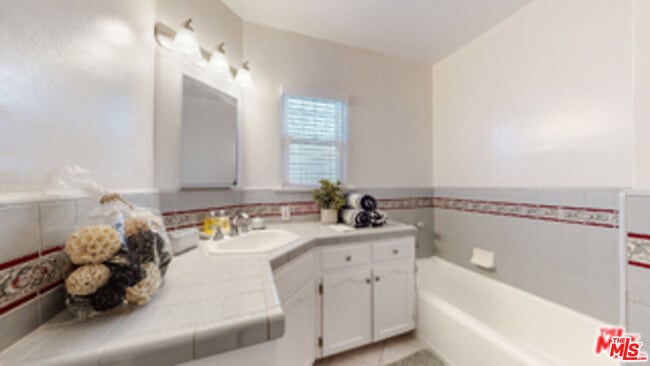 Building Photo - 2059 W 83rd St