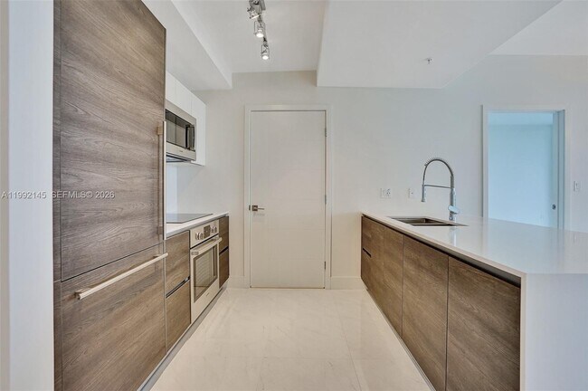 Building Photo - 301 Altara Ave