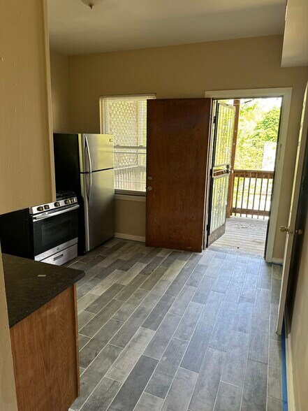 Kitchen - 7615 S Emerald Ave
