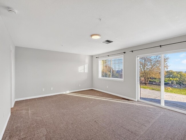 Building Photo - 2800 Roop Rd