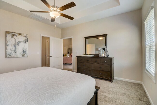 Building Photo - 934 Manitou Cir