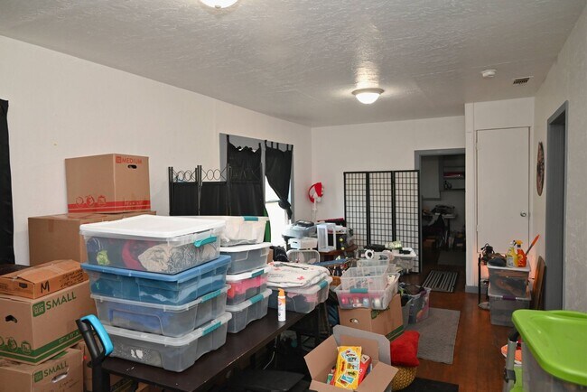 Building Photo - Charming 3 Bed 1 Bath in Hospital District