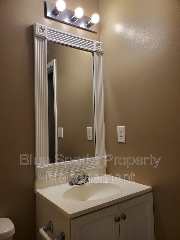 Building Photo - 6237 Dorsett Shoals Rd