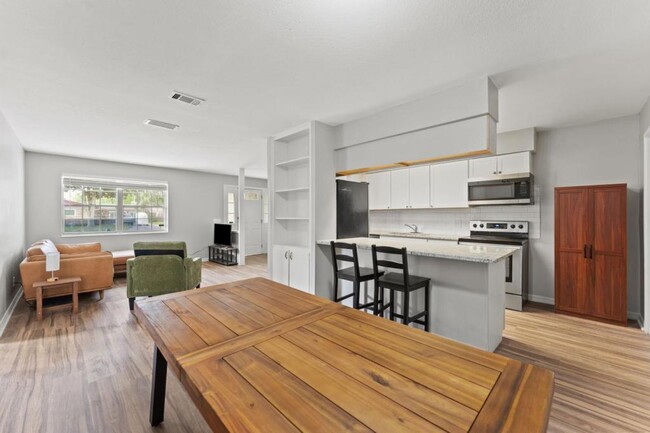 Building Photo - 7739 Pinnacle Dr
