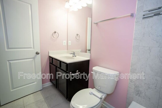 Building Photo - 2425 Morgans Point Dr