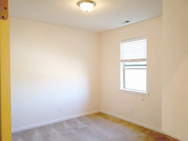 Building Photo - 509 Whitworth Ln