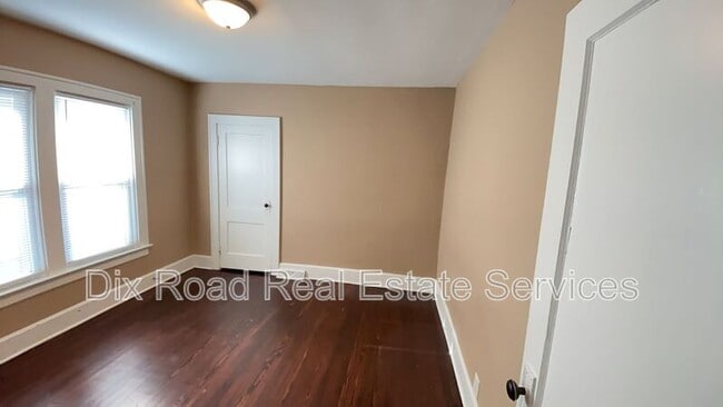 Building Photo - 717 N D St