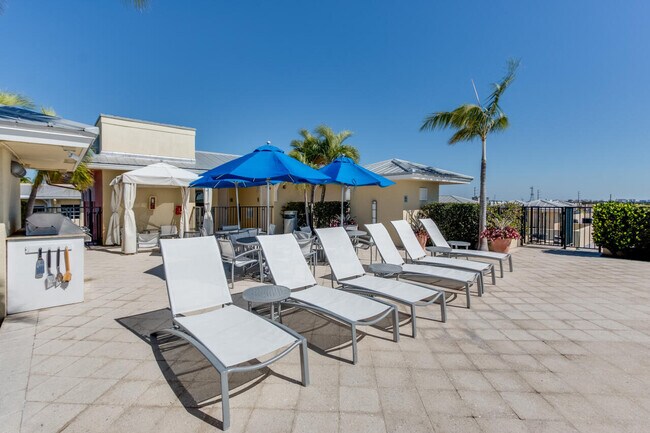 Building Photo - 235 NE 1st St