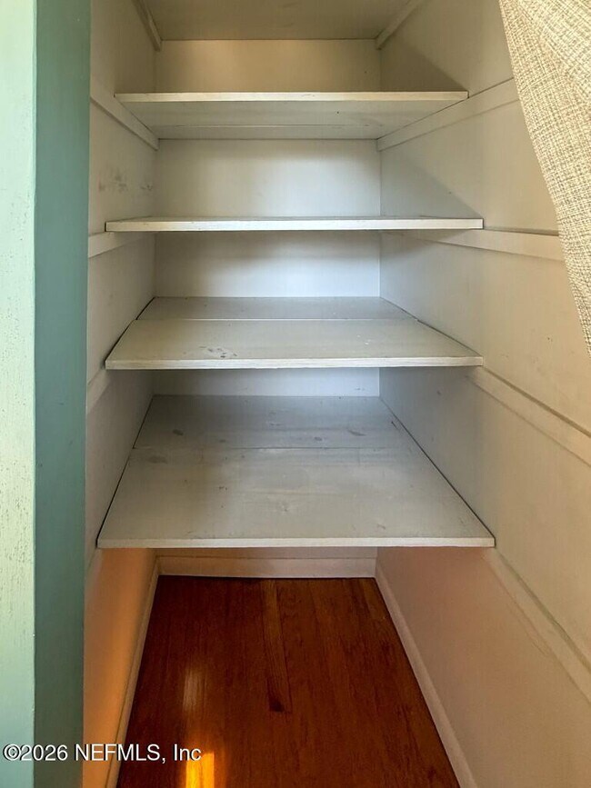 Building Photo - 360 Canis Dr W