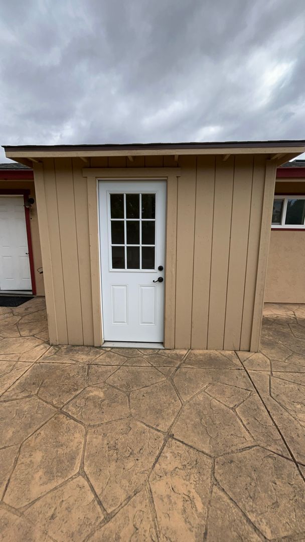 Building Photo - 1300 Mesa Dr