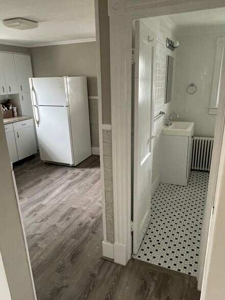 Building Photo - 49 W Oreilly St