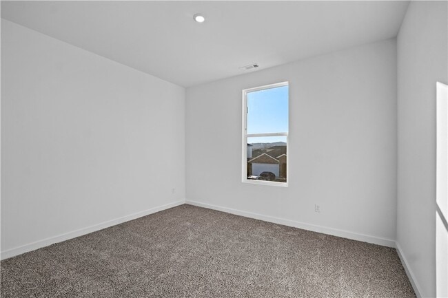 Building Photo - 4670 W Aurora St