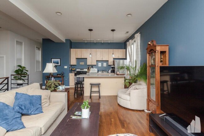 Building Photo - 2 bedroom in Chicago IL 60612
