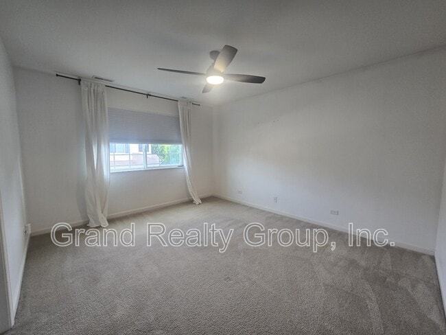 Building Photo - 376 S Jade Ln