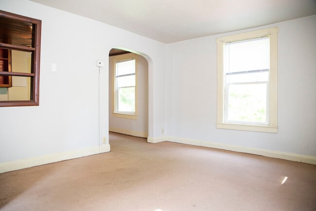 Building Photo - 19 Smith St