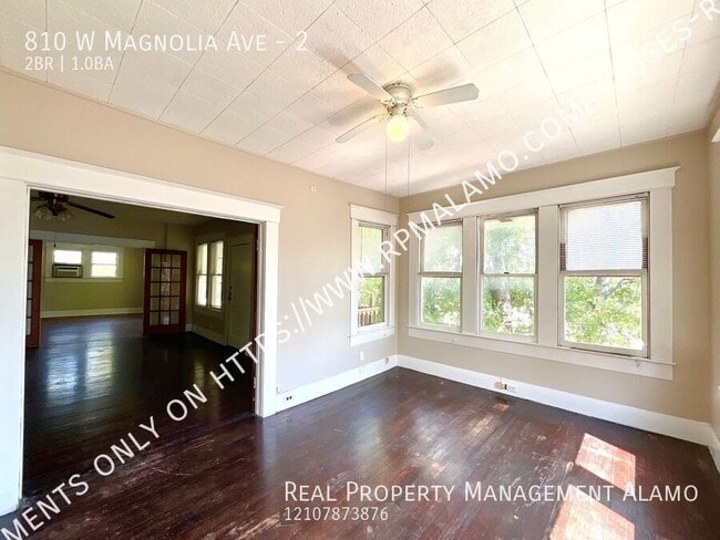 Building Photo - 810 W Magnolia Ave