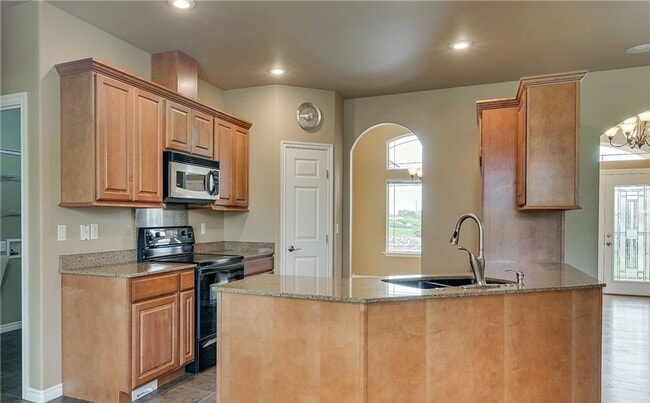 Building Photo - Gorgeous 4 bed, 3 full baths Craftsman Sty...