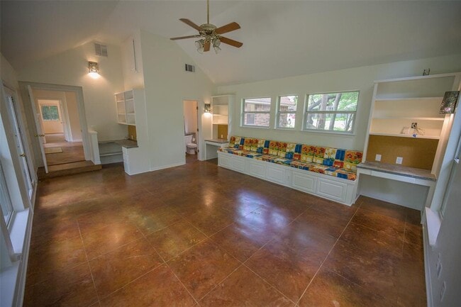 Building Photo - 6000 La Naranja Ln
