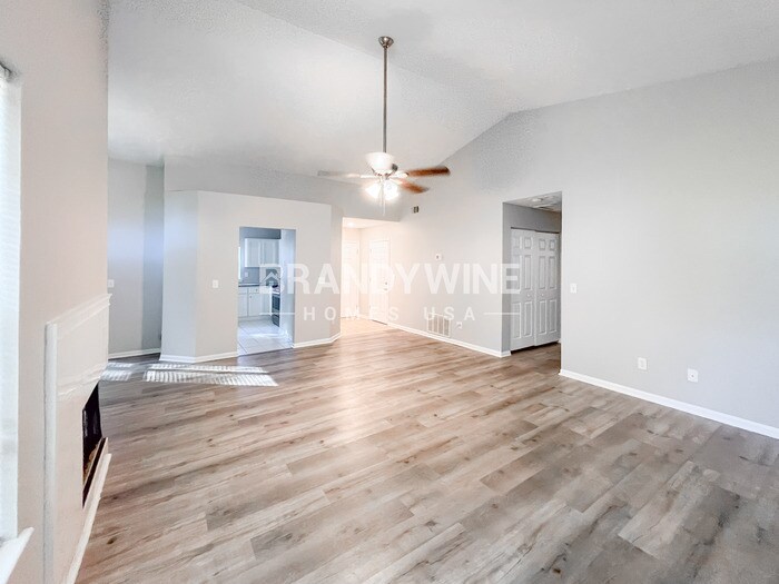 Building Photo - 4400 Westchester Ct