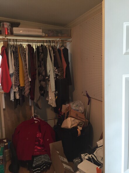 Building Photo - 2288 York Ave