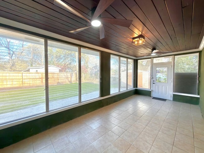 Building Photo - 1216 Eastwood Ave