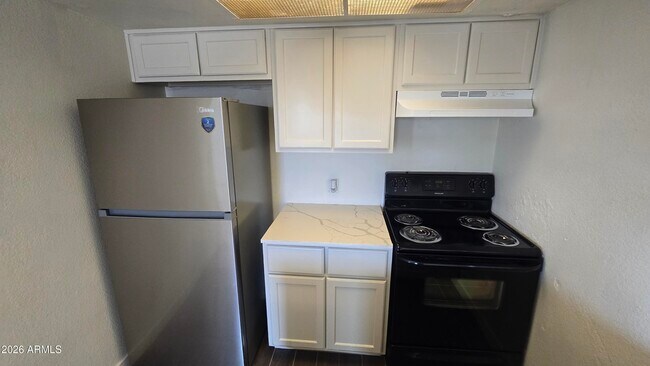 Building Photo - 1447 N 53rd Dr
