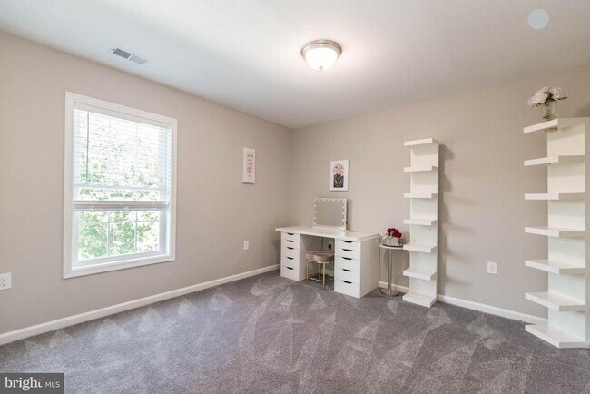 Building Photo - 342 Europa Way